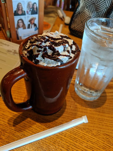 American Restaurant «Cracker Barrel Old Country Store», reviews and photos, 103 Paradise St, Manchester, TN 37355, USA