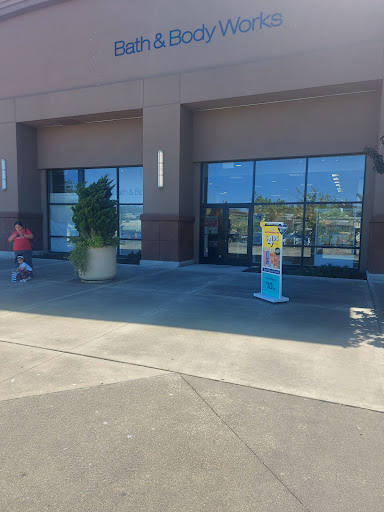 Shopping Mall «The Commons At Federal Way», reviews and photos, 1928 S Commons, Federal Way, WA 98003, USA