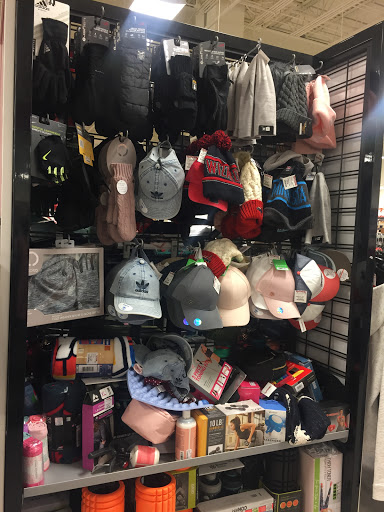 Department Store «T.J. Maxx», reviews and photos, 1751 Ritchie Station Ct, Capitol Heights, MD 20743, USA