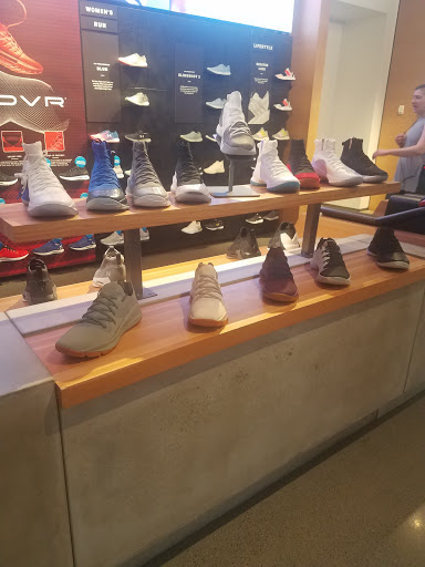 Clothing Store «Under Armour Brand House», reviews and photos, 1529 Walnut St, Philadelphia, PA 19102, USA