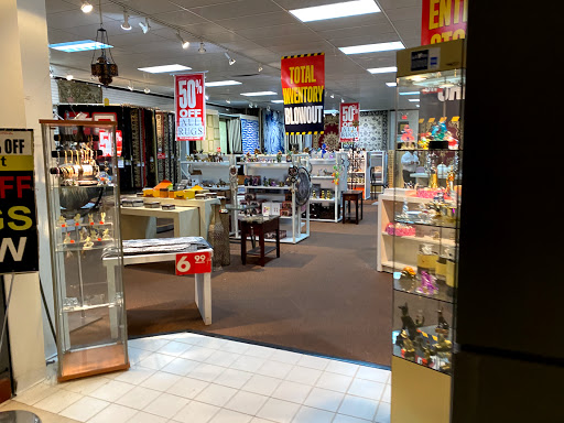 Shopping Mall «Potomac Mills», reviews and photos, 2700 Potomac Mills Cir, Woodbridge, VA 22192, USA