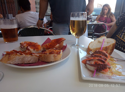 Cafeteria Marvi - C. Artillería, 20, 47400 Medina del Campo, Valladolid, Spain