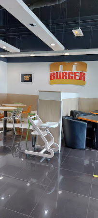 Atmosphère du Restaurant de hamburgers M Burger à Clermont-Ferrand - n°1