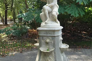 St James' Park Drinking Fountain image