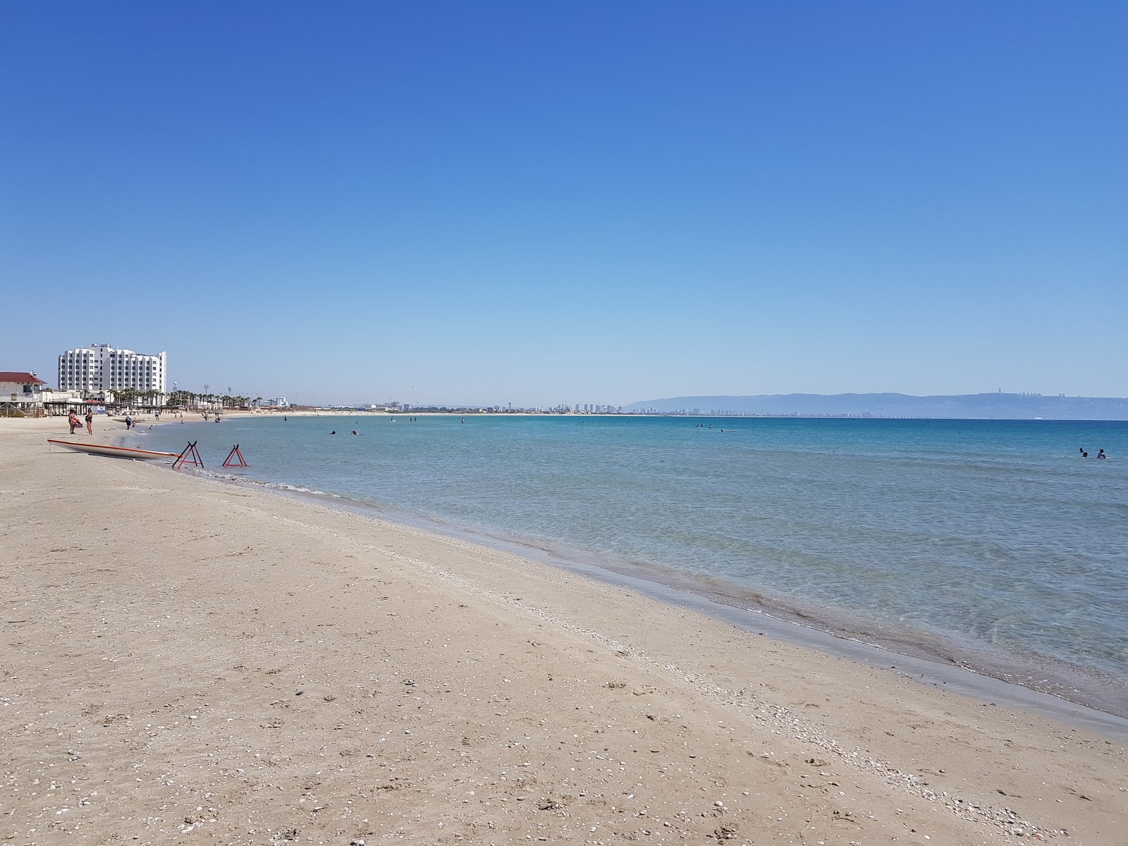 Argaman beach的照片 带有明亮的沙子表面