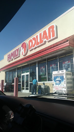 FAMILY DOLLAR, 695 Walnut St, Kissimmee, FL 34759, USA, 