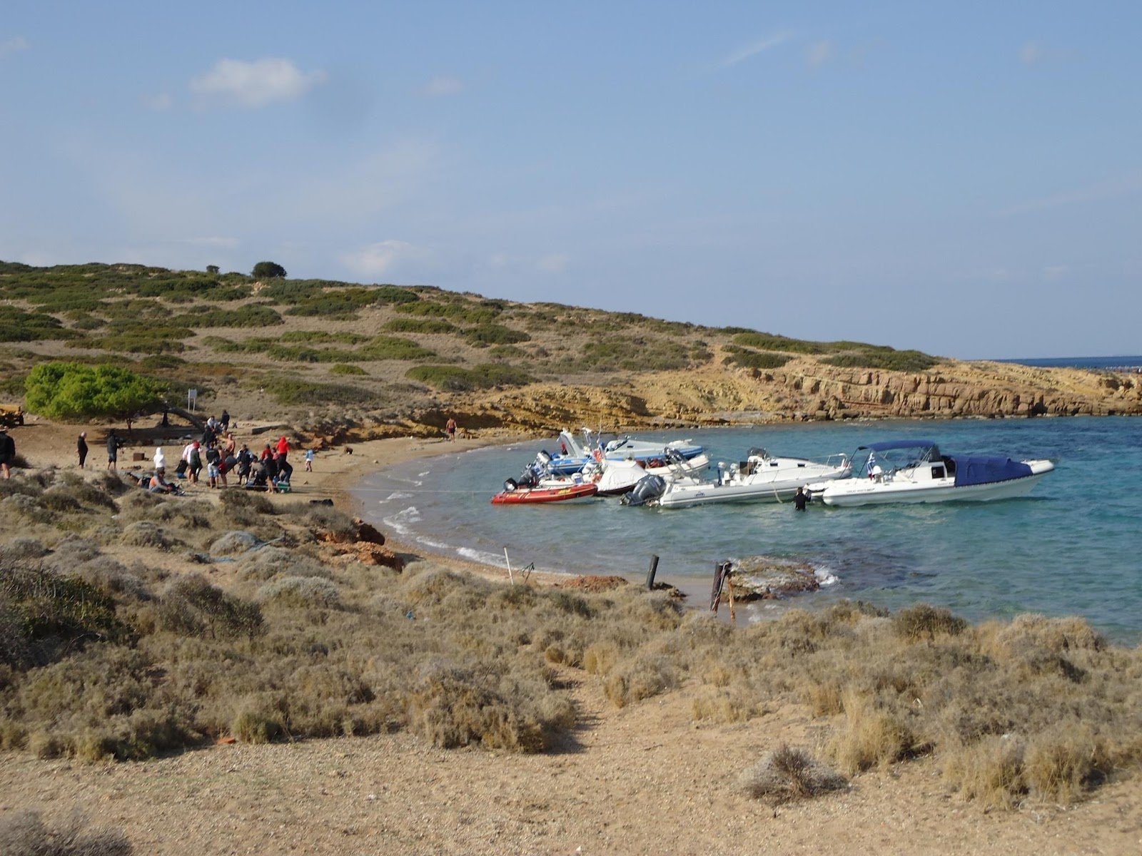 Paralia Patroklou'in fotoğrafı kahverengi kum yüzey ile