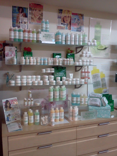 Day Spa «Rouge - Beauty, Spa, & Apothecary Boutique», reviews and photos, 17 S King St, Leesburg, VA 20175, USA