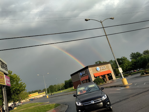 Cell Phone Store «AT&T Authorized Retailer - Valley Station», reviews and photos, 10717 Dixie Hwy, Louisville, KY 40272, USA