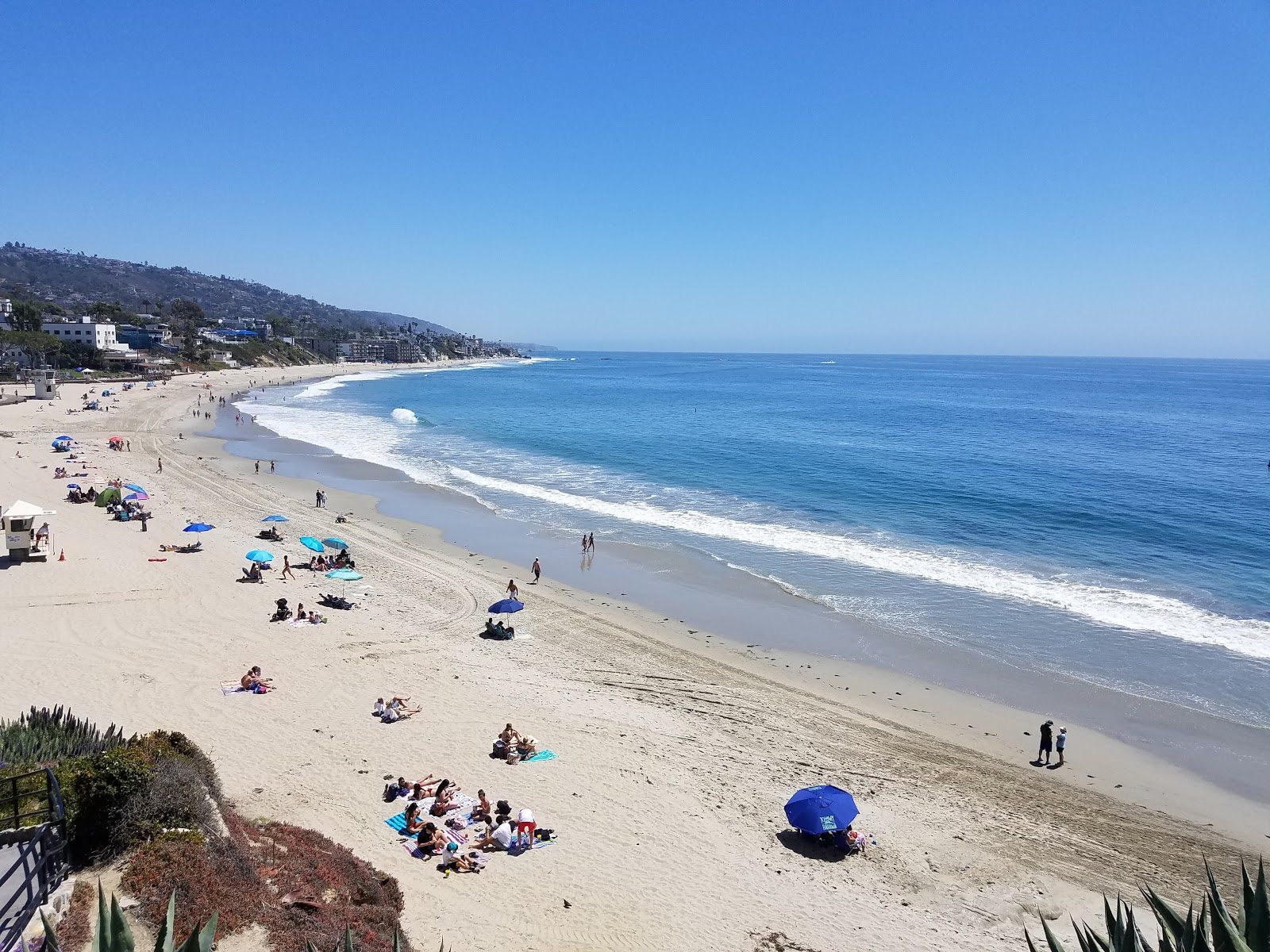 Photo of Laguna beach with long straight shore