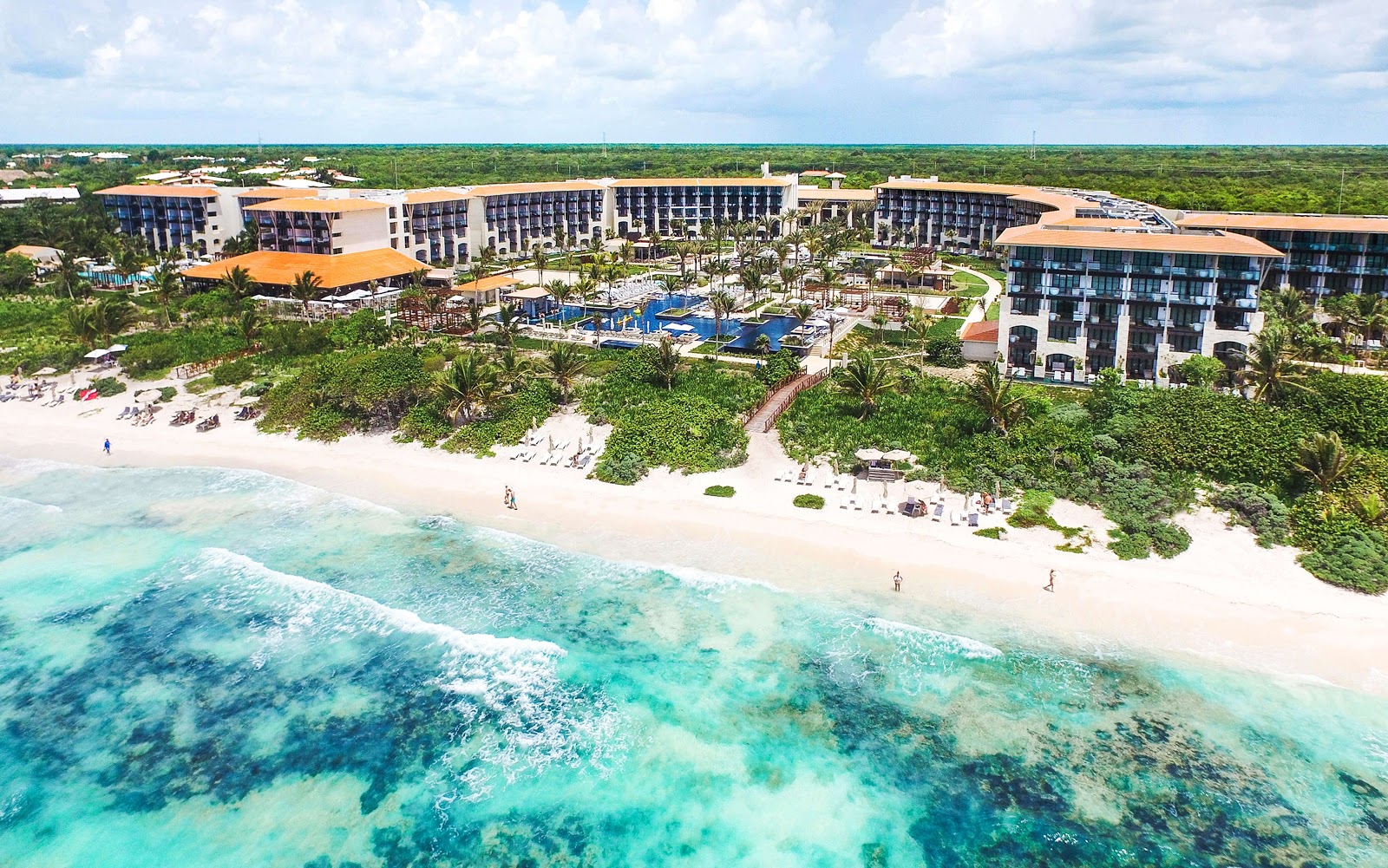 Foto de Playa Kantenah con arena beige superficie