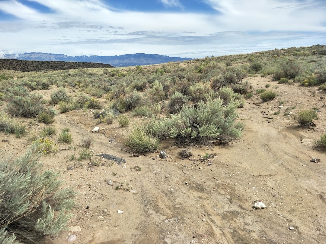 Mirehaven Trailhead - Petroglyph National Monument