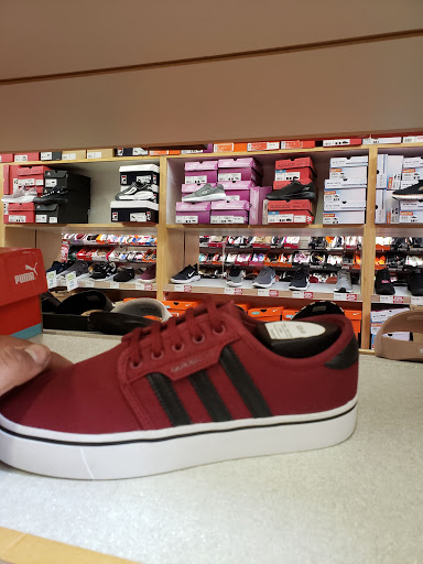 Shoe Store «WSS», reviews and photos, 460 San Fernando Mission Blvd, San Fernando, CA 91340, USA