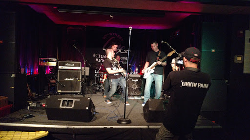 Bar & Grill «10th Street Live Bar & Grill», reviews and photos, 104 N 10th St, Kenilworth, NJ 07033, USA