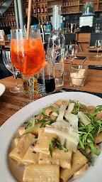 Photo n°57 de Fuxia. à Saint-Germain-en-Laye ()