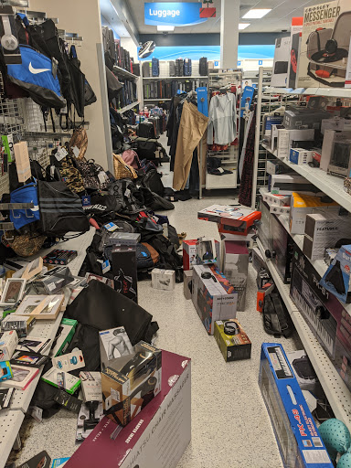 Clothing Store «Ross Dress for Less», reviews and photos, 13855 Outlet Dr, Silver Spring, MD 20904, USA