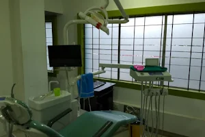 Dr. Vivek's Dental Clinic - Calicut Endodontic and Implant Centre image