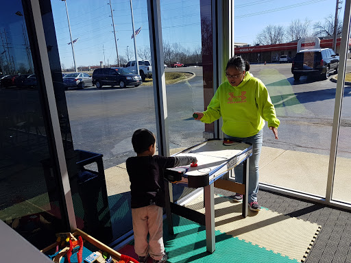 Used Car Dealer «Gray Auto Brokers», reviews and photos, 2260 W Main St, Greenfield, IN 46140, USA