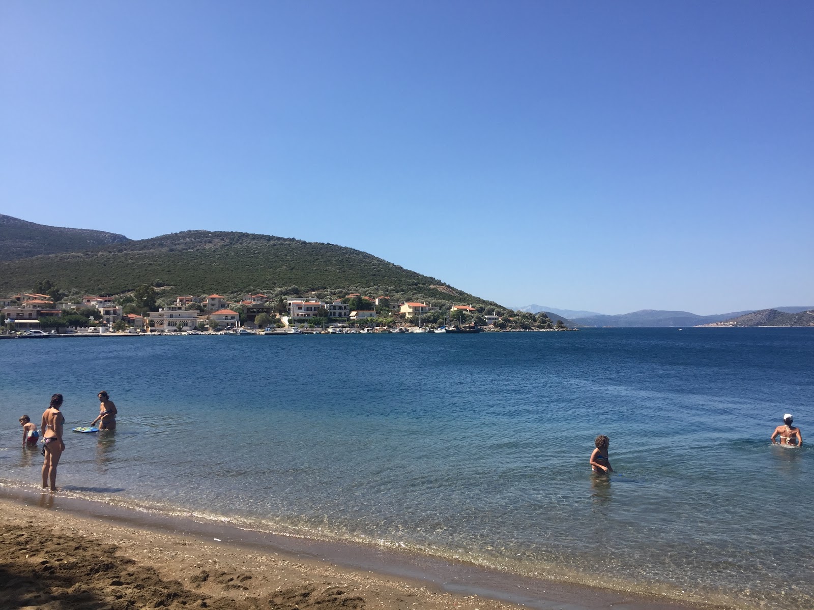 Foto von Almyropotamos beach mit geräumige bucht