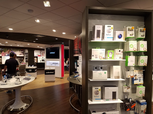 Cell Phone Store «Verizon», reviews and photos, 3210 Ross Clark Cir, Dothan, AL 36303, USA