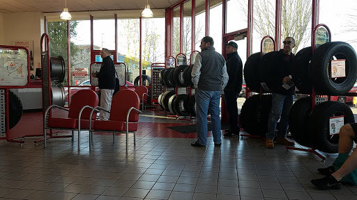 Tire Shop «Discount Tire Store - Clackamas, OR», reviews and photos, 8380 SE Sunnyside Rd, Clackamas, OR 97015, USA