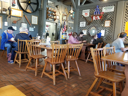 American Restaurant «Cracker Barrel Old Country Store», reviews and photos, 1395 Ford St, Maumee, OH 43537, USA