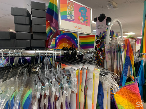 Thrift Store «Out of the Closet Thrift Store», reviews and photos, 2097 Wilton Dr, Wilton Manors, FL 33305, USA