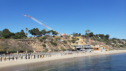 Paradise Cove Beach'in fotoğrafı dağlarla çevrili