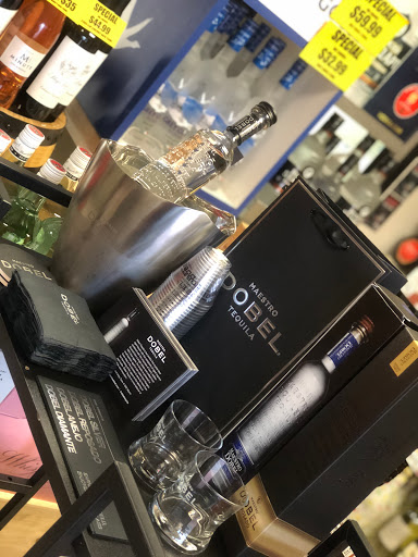 Liquor Store «Miami Beach Liquors», reviews and photos, 814 Alton Rd, Miami Beach, FL 33139, USA