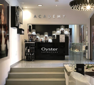 Oyster Cosmetics Academy Via Prais, 32, 25080 Padenghe Sul Garda BS, Italia