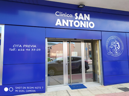 Clinica de Fisioterapia y Rehabilitacion San Antonio en El Tiemblo, Ávila‎