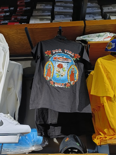 Clothing Store «Zumiez», reviews and photos, 670 Park City Center, Lancaster, PA 17601, USA