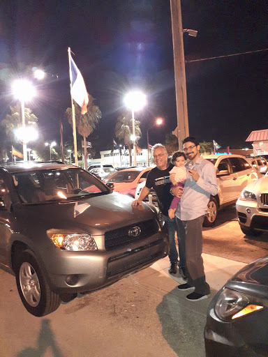 Used Car Dealer «Rolling Wheels Inc», reviews and photos, 125 E Sunrise Blvd, Fort Lauderdale, FL 33304, USA