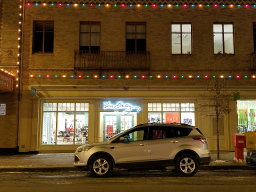 Fashion Accessories Store «Vera Bradley», reviews and photos, 319 Nichols Rd, Kansas City, MO 64112, USA