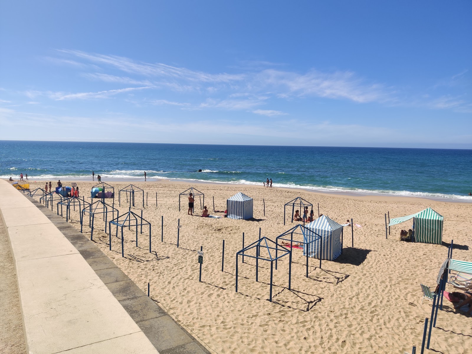 Foto af Praia de Santa Cruz med høj niveau af renlighed