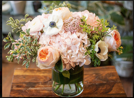 Florist «A Pretty Flower by A & A Floral Arts», reviews and photos, 2334 W Lawrence Ave #100, Chicago, IL 60625, USA