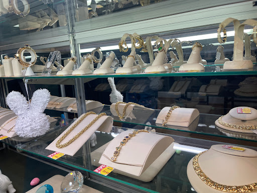 First Cash Jewelry & Loan, 1726 Wisconsin Ave NW, Washington, DC 20007, USA, 