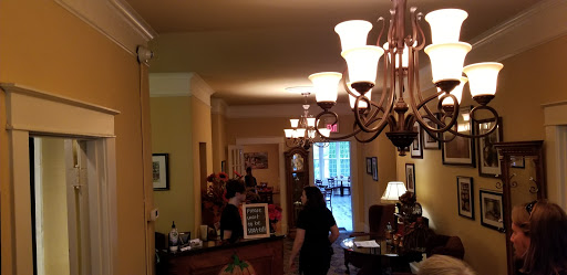 Bed & Breakfast «The Woodford Inn», reviews and photos, 140 Park St, Versailles, KY 40383, USA