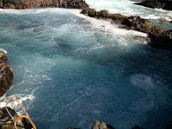 Φωτογραφία του Charco los Sargos περιτριγυρισμένο από βουνά