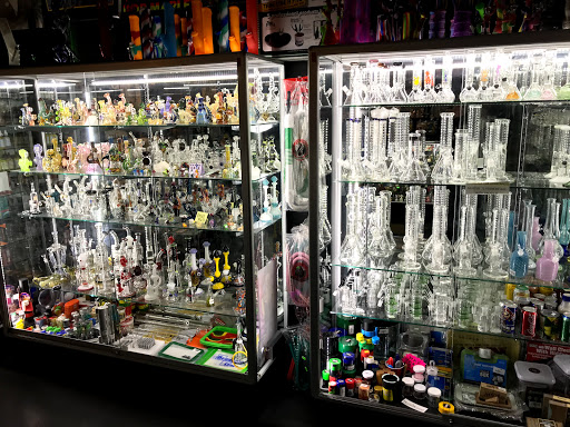 Tobacco Shop «Twisted Smoke Shop (J St)», reviews and photos, 3718 J St, Sacramento, CA 95816, USA