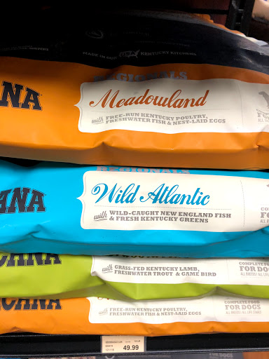 Pet Store «Pet Valu», reviews and photos, 1061 W Main St #12, Branford, CT 06405, USA