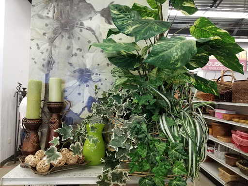 Thrift Store «Goodwill Central Texas - Lakeway», reviews and photos, 1901 RR 620 South, Lakeway, TX 78734, USA