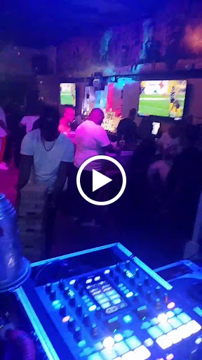 Bar & Grill «Henney Tyme Bar and Lounge», reviews and photos, 3200 Hallandale Beach Blvd, Hollywood, FL 33023, USA