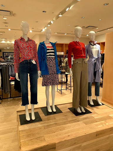Clothing Store «J.Crew», reviews and photos, 4400 Sharon Rd #196, Charlotte, NC 28211, USA
