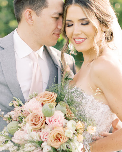 Bridal Shop «Strut Bridal Salon - Sizes 12+», reviews and photos, 4264 Atlantic Ave, Long Beach, CA 90807, USA