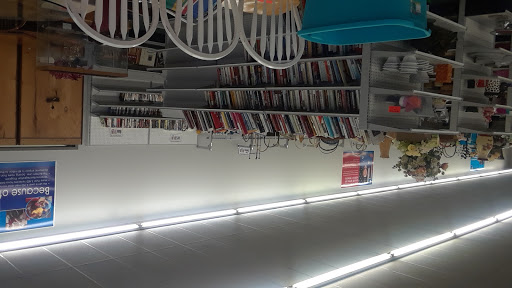 Thrift Store «Oakley Goodwill Store», reviews and photos, 3080 Markbreit Ave, Cincinnati, OH 45209, USA