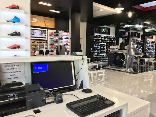 Shoe Store «Shoe Palace», reviews and photos, 554 N Wilson Way, Stockton, CA 95025, USA
