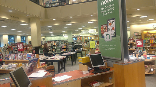 Book Store «Barnes & Noble», reviews and photos, 5755 N Bayshore Dr, Glendale, WI 53217, USA