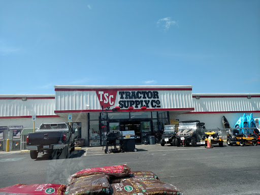 Home Improvement Store «Tractor Supply Co.», reviews and photos, 13113 Lee Hwy, Bristol, VA 24202, USA