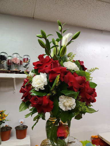 Velasco Flower Shop/Floreria